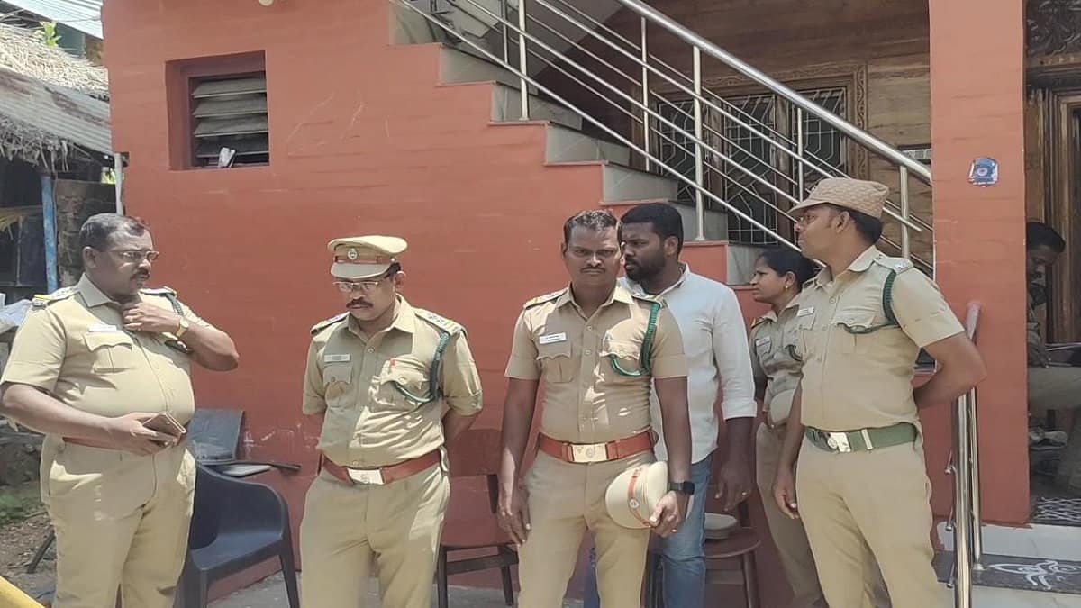 வீட்டில் மூன்று ஜோடி மான் கொம்புகள்’ உள்ளே வந்த வனத்துறை - நடந்தது இதுதான்..!