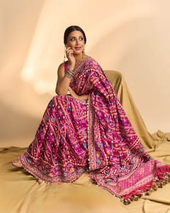 50 की उम्र में भी हुस्न की मल्लिका हैं सोनाली बेंद्रे, लेटेस्ट तस्वीरें सोशल मीडिया पर कर रहीं ट्रेंड