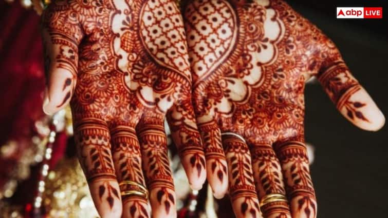 Mehndi Designs for Karwa Chauth: इस करवाचौथ पिया को इन 5 मेहंदी डिजाइन्स से करें खुश, हाथों की भी बढ़ेगी शोभा