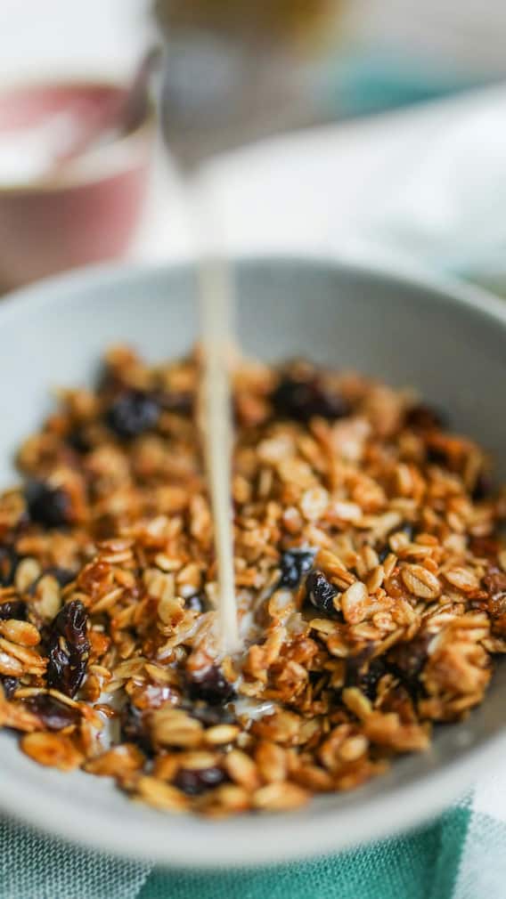 ओट्स या मूसली... ब्रेकफास्ट में क्या चीज है बेस्ट?