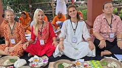 रूस-यूक्रेन सहित कई देशों के गयाजी पहुंचे विदेशी पर्यटक, एक साथ पिंडदान किया, देखें तस्वीरें