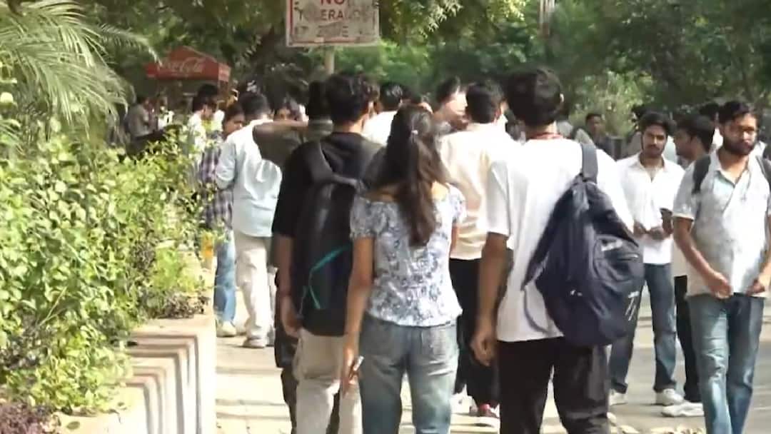 DUSU 2025 Voting Begins Amid Tight Security, 2.8 Lakh Students Eligible