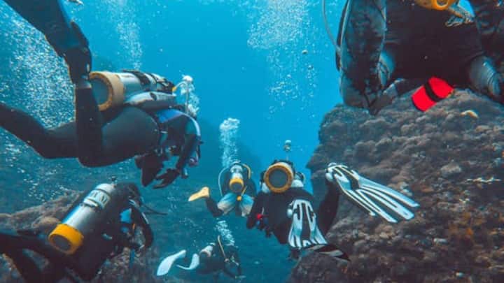 दुनिया के कई देशों में भी स्कूबा डाइविंग टूरिज्म इंडस्ट्री का बड़ा हिस्सा है और लाखों लोग हर साल इसमें हिस्सा लेते हैं. हालांकि, कुछ सावधानियां न बरती जाएं तो यह शौक जानलेवा साबित हो सकता है.