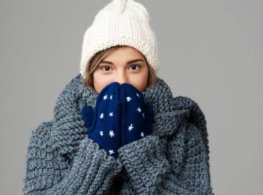 ठंड लगना और बदन दर्द: शरीर में अचानक ठंड लगना और मांसपेशियों में दर्द इन्फ्लुएंजा का अहम लक्षण है. कई बार यह इतना बढ़ जाता है कि रोजमर्रा का काम करना मुश्किल हो जाता है.