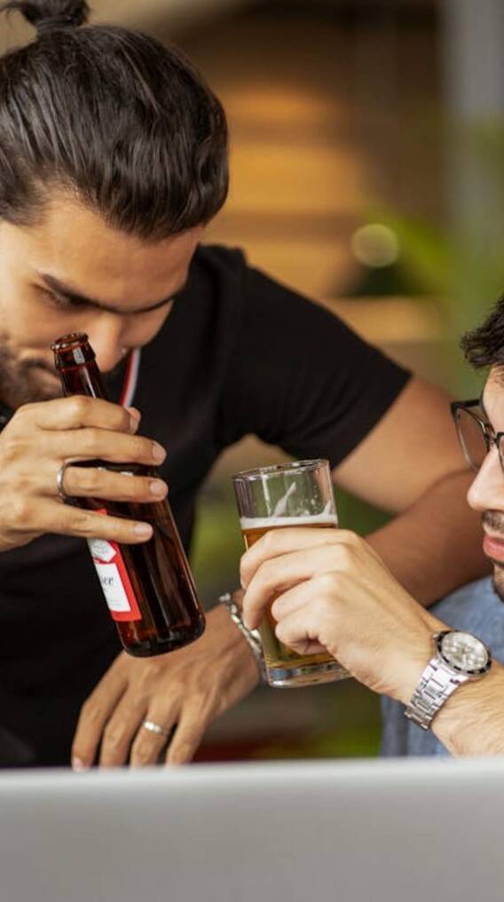 பீர் அருந்துவதால் தொப்பை ஏற்படுவது ஏன்?