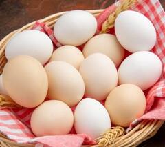 Hair Care Tips: बालों को मजबूत करने के लिए रोज खाएं ये चीजें, झड़ना भी हो जाएंगे बंद