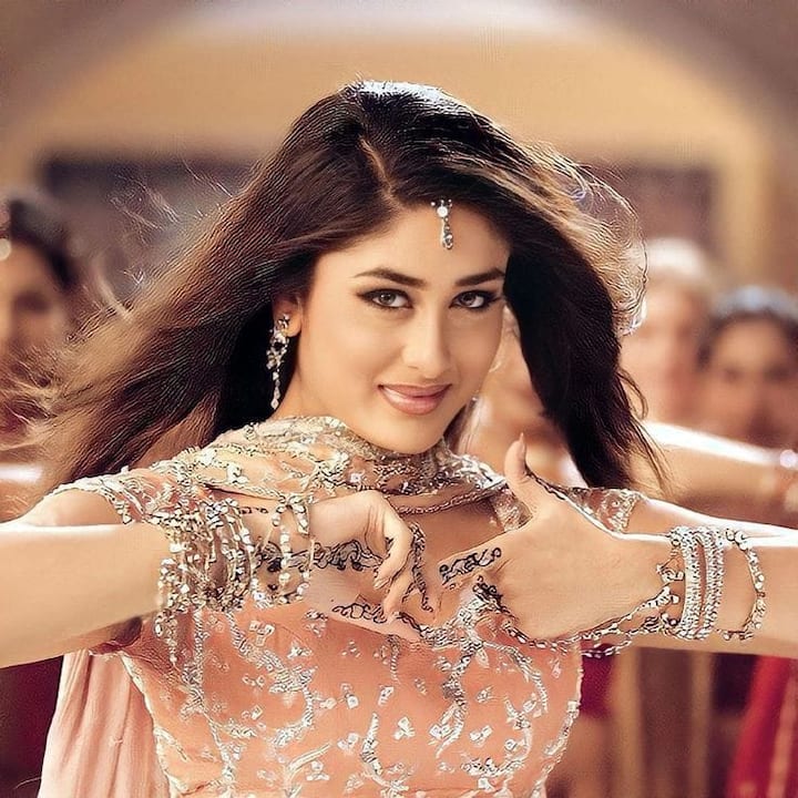 This viral picture of the actress is from the film 'Kabhi Khushi Kabhi Gum'. In every scene of this movie, Kareena Kapoor did his best performance of her acting skills, as well as her outfit and fashion sense became a style statement in that era.