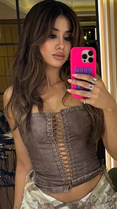 This Janhvi Kapoor Look Is Straight Outta A Mood Board