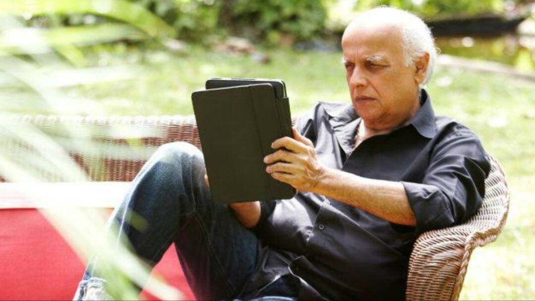 बॉलीवुड के दिग्गज महेश भट्ट ने 'झूठ' बोलकर पाई पहली नौकरी, बनाई 80 से ज्यादा हिट फिल्में