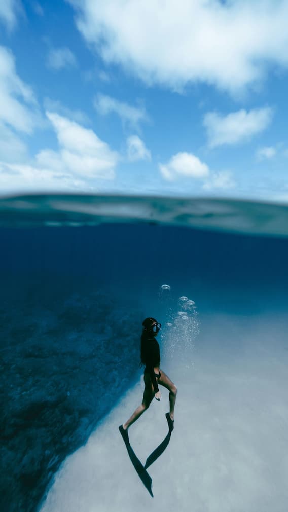 स्कूबा डाइविंग में क्या होता है?