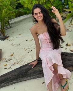 'ये है मोहब्बतें' की छोटी रुही की 10 तस्वीरें, बड़ी होकर दिखती हैं दिव्यांका त्रिपाठी से भी ज्यादा खूबसूरत