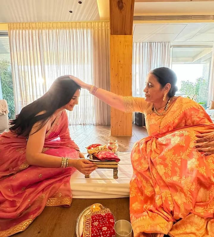 Vicky-Katrina has Wooden Flooring in the house, which is commented, the light painted walls of the house.
