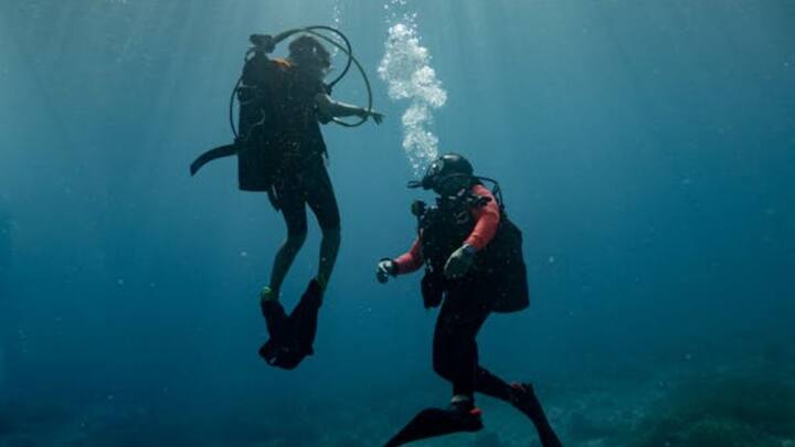 जिनका सामना गहरे समुद्र में डाइविंग करते वक्त हो सकता है. रिपोर्ट्स बताती हैं कि हर साल हजारों मामलों में डाइवर्स चोटिल होते हैं और कुछ मामलों में मौत भी दर्ज की जाती है. खासतौर पर नए डाइवर्स, जिन्हें अनुभव नहीं होता, उनके लिए यह रिस्क दोगुना हो जाता है.