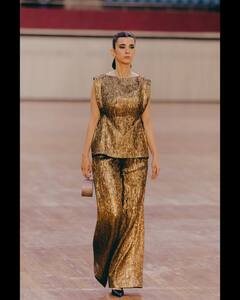 ऋतिक रोशन की गर्लफ्रेंड की 8 तस्वीरे: हसीन लुक देख आप भी कहेंगे यूं नहीं सबा पर दिल हारे एक्टर