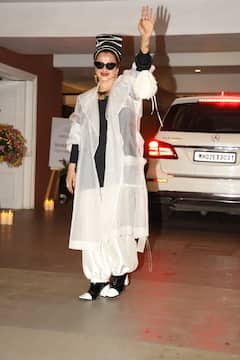 शबाना आजमी की बर्थडे पार्टी में दिखा रेखा का कूल अवतार, वेस्टर्न लुक के साथ मांग में सिंदूर ने खींचा सबका ध्यान