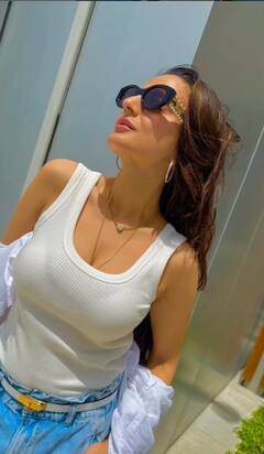 अमीषा पटेल की 10 तस्वीरें, 50 की उम्र में भी हैं एकदम फिट