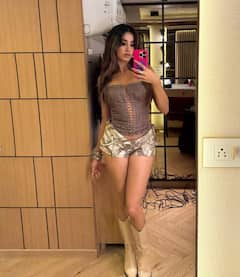 Janhvi Pics: જ્હાન્વી કપૂરની આ ગ્લેમરસ તસવીરો જોઈ તમે ? 'પરમ સુંદરી' એક્ટ્રેસની અદાઓ દિલ ધડકાવી દેશે