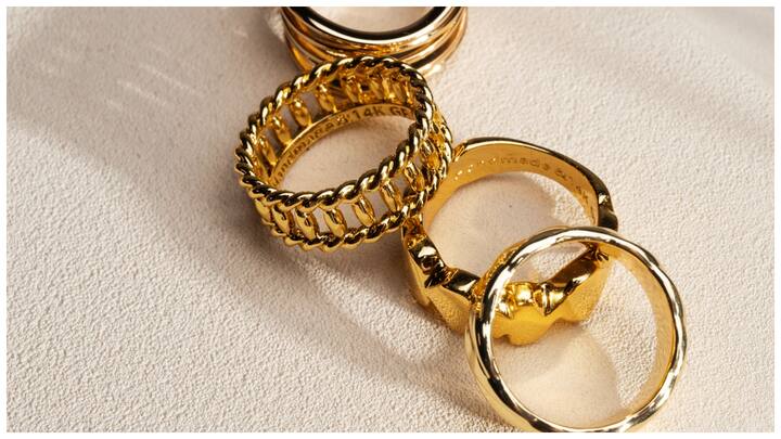 How much gold can a common person keep at home and what are the rules regarding this Gold Rules: ఇంట్లో ఎంత బంగారం ఉంచుకోవచ్చు? దీనికి సంబంధించిన నియమాలు ఏమిటి?