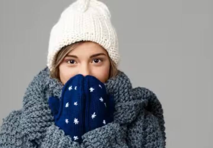 ठंड लगना और शरीर में दर्द: अचानक ठंड लगना और मांसपेशियों में दर्द इन्फ्लूएंजा के मुख्य लक्षण हैं। कभी-कभी, यह इतना गंभीर हो जाता है कि दैनिक गतिविधियाँ करना मुश्किल हो जाता है।