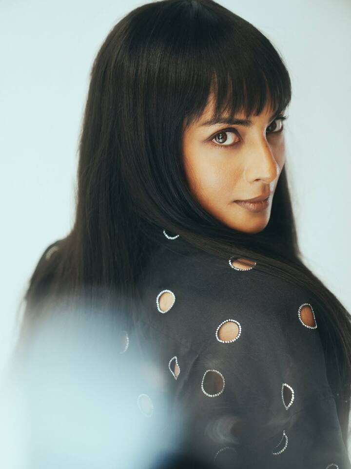 'ఓజీ'లో శ్రియా రెడ్డి క్యారెక్టర్ ఆడియన్స్ అందరికీ షాక్ ఇస్తుందని సినిమా యూనిట్ సన్నిహిత వర్గాలు చెబుతున్నాయి. (Image Courtesy: sriya_reddy / Instagram)