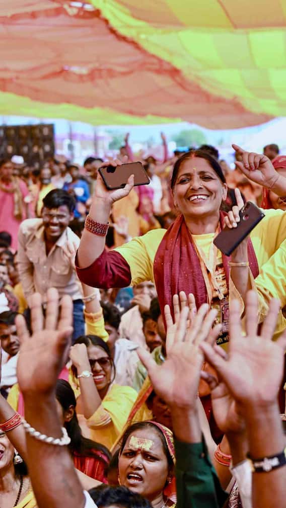 दिल्ली से कितनी है बागेश्वर धाम की दूरी?