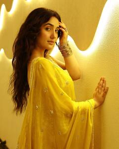 जिया मानेक की ऑनस्क्रीन बहन की 10 खूबसूरत तस्वीरें, बिग बॉस में 11 साल बड़े एक्टर संग जुड़ रहा है नाम