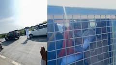 अचानक वावरातून धावत आले, कृषिमंत्र्यांच्या गाडीसमोर धडकले; शिवसैनिकांनी काळे झेंडे दाखवले