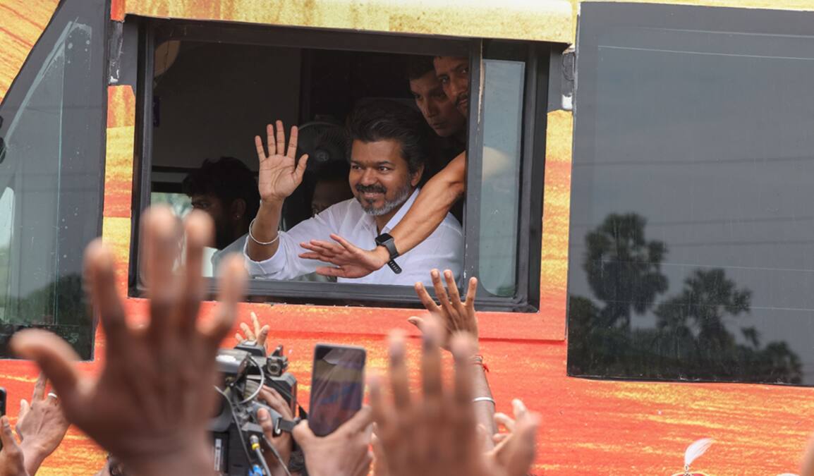 TVK Vijay: வீக்கெண்ட் அரசியல்வாதியா? வார இறுதியில் மட்டும் மக்களை சந்திப்பது ஏன்? விஜய் நச் பதில்!