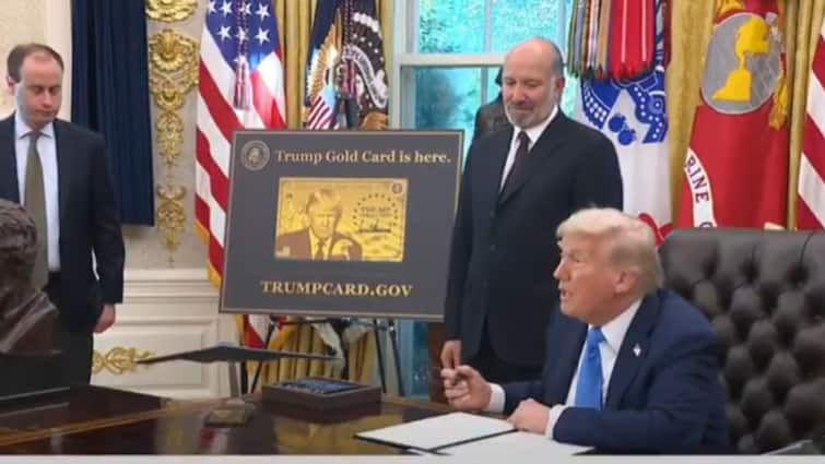 <div>Trump Raises H-1B Visa Fee To $100,000, Rolls Out 'Gold Card' Programme Amid Immigration Crackdown</div>