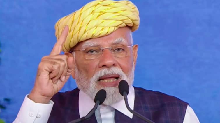 <div>'Biggest Enemy...': PM Modi Stresses Self-Reliance Amid Trump's H1-B Visa Move, Tariffs</div>