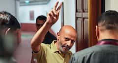 48 घंटे की भूख हड़ताल, इंजीनियर राशिद का सीधा सवाल- 'क्रिकेट खेल सकते हो, दर्द नहीं सुन सकते?'