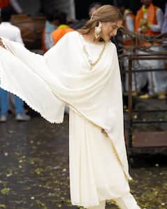 पूनम पांडे की 10 तस्वीरें, लव-कुश रामलीला में बनने वाली हैं मंदोदरी