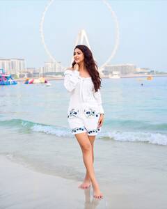 Esshanyas maheshwari Photo: દરિયા કિનારે કુલ અંદાજમાં જોવા મળી ઈશાન્યા મહેશ્વરી