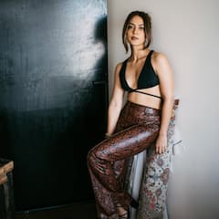 Bads of Bollywood की हीरोइन की 10 तस्वीरें, रियल लाइफ में हैं हद से ज्यादा ग्लैमरस, यकीन नहीं होता तो खुद ही देख लें