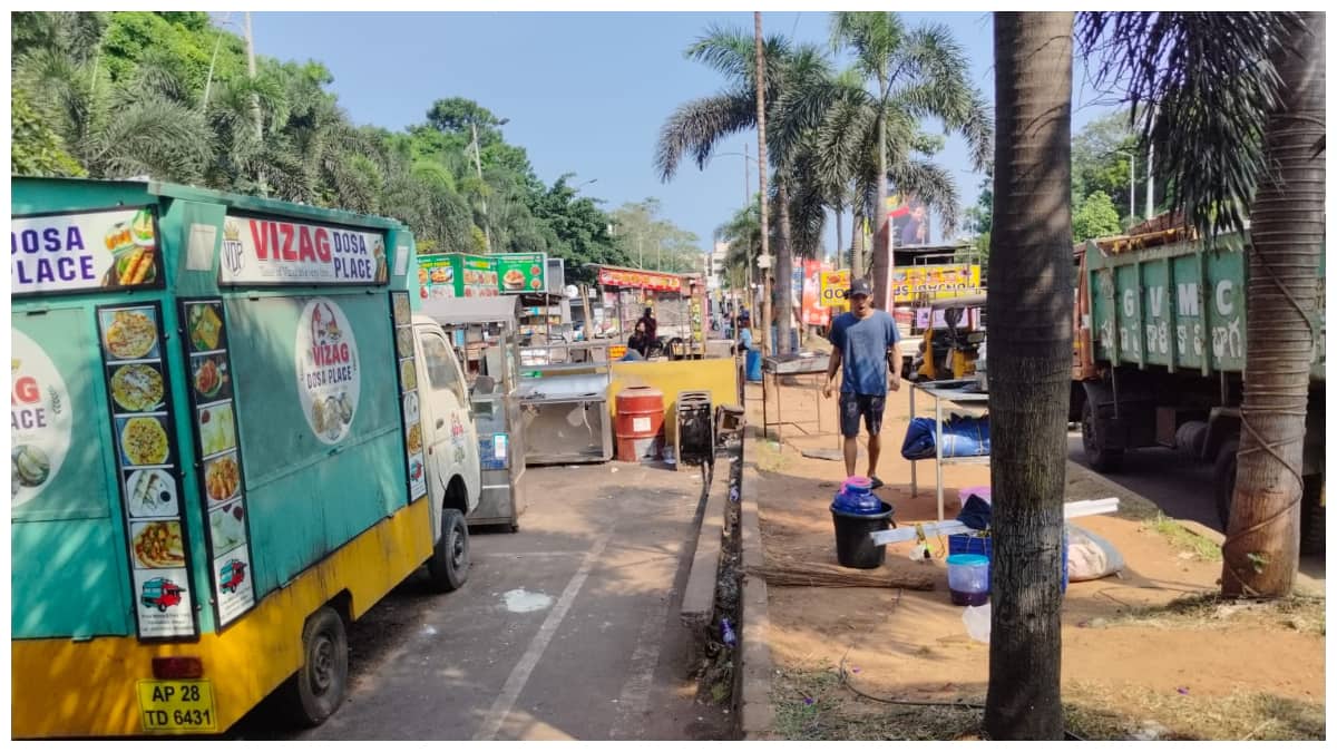 Vizag Food Court Issue: వైజాగ్‌లో ఫుడ్ కోర్ట్ తొలగింపు ఉద్రిక్తం - సీన్‌లోకి జనసేన ఎమ్మెల్యే-అధికారులఫై ఆగ్రహం