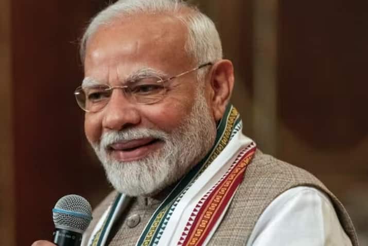 ਪ੍ਰਧਾਨ ਮੰਤਰੀ ਕਿਸਾਨ ਸਨਮਾਨ ਨਿਧੀ ਯੋਜਨਾ ਦੇ ਤਹਿਤ ਸਰਕਾਰ ਦੇਸ਼ ਭਰ ਦੇ ਕਿਸਾਨਾਂ ਨੂੰ ਸਾਲਾਨਾ ₹6,000 ਦਿੰਦੀ ਹੈ, ਜੋ ਕਿ ₹2,000 ਦੀਆਂ ਤਿੰਨ ਕਿਸ਼ਤਾਂ ਵਿੱਚ ਦਿੱਤਾ ਜਾਂਦਾ ਹੈ। ਇਹ ਪੈਸਾ ਸਿੱਧਾ ਉਨ੍ਹਾਂ ਦੇ ਬੈਂਕ ਖਾਤਿਆਂ ਵਿੱਚ ਟ੍ਰਾਂਸਫਰ ਕੀਤਾ ਜਾਂਦਾ ਹੈ। ਇਸ ਯੋਜਨਾ ਦੇ ਤਹਿਤ ਹੁਣ ਤੱਕ ਕੁੱਲ 20 ਕਿਸ਼ਤਾਂ ਭੇਜੀਆਂ ਜਾ ਚੁੱਕੀਆਂ ਹਨ।