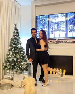 शरद मल्होत्रा की वाइफ की 10 तस्वीरें, Ex गर्लफ्रेंड दिव्यांका त्रिपाठी से भी ज्यादा है खूबसूरत और ग्लैमरस