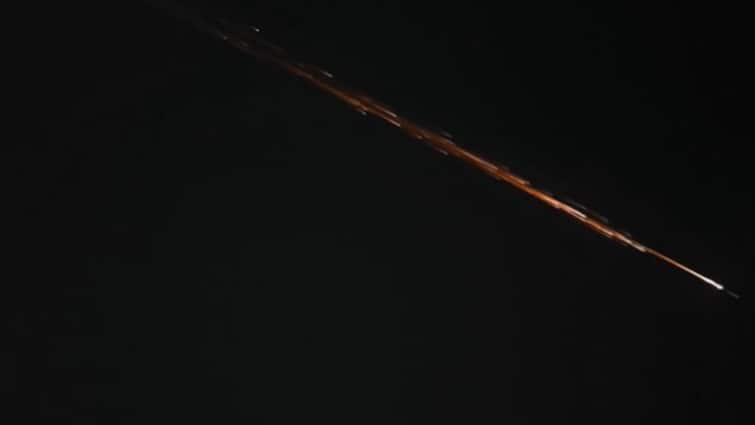 Bright Meteor Lights Up Delhi NCR Skies, Leaves Residents Amazed Bright Meteor Lights Up Delhi NCR Skies, Leaves Residents Amazed