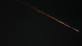 WATCH: Bright Meteor Blazes Across Delhi, Noida, Gurgaon; Residents Capture Stunning Night Sky Moment