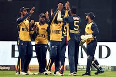 SL vs BAN Asia Cup 2025 : आशिया कपच्या सुपर-4 ला सुरुवात अश्रूंनी… श्रीलंकेच्या खेळाडूंच्या हातावर काळी पट्टी! दोन्ही संघ एक मिनिट शांत, प्रेक्षकांच्या डोळ्यात पाणी!