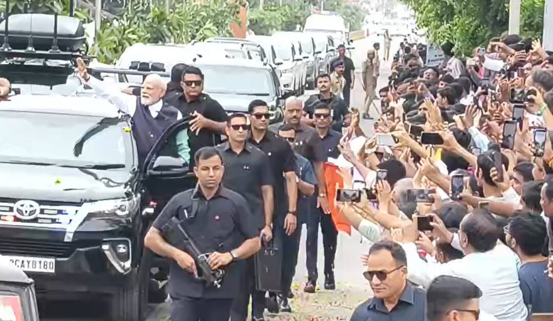 pm modi gujarat visit news prime minister modi done road show in bhavnagar and inaugurates development projects today PM Modi Gujarat Visit: ભાવનગરમાં પીએમ મોદીનો ભવ્ય રોડ શૉ, જનતાએ કર્યુ જોરદાર સ્વાગત