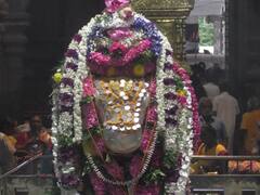 கரூர் கல்யாண பசுபதீஸ்வரர் ஆலயத்தில் புரட்டாசி பிரதோஷம்: நந்திக்கு விசேஷ அபிஷேகம்