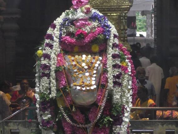 கரூர் கல்யாண பசுபதீஸ்வரர் ஆலயத்தில் புரட்டாசி பிரதோஷம்: நந்திக்கு விசேஷ அபிஷேகம்