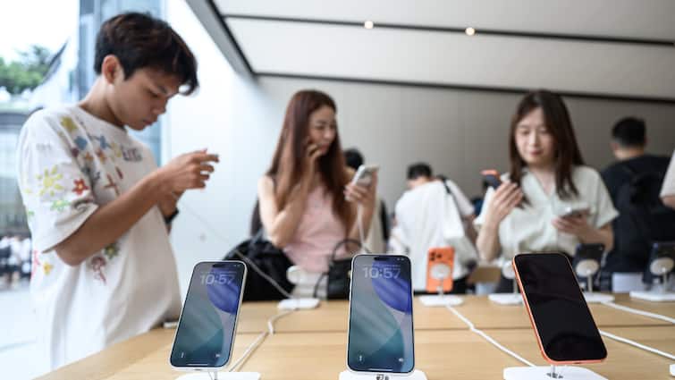 iPhone 17 Pro मॉडल्स पर लगे मिले स्क्रैच, नया खरीदते ही यूजर परेशान, कर रहे शिकायतें