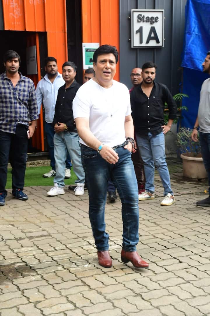 आज भी बॉलीवुड के हिट एक्टर गोविंदा का हर अंदाज कातिलाना है. अपनी पर्सनैलिटी और स्वैग से आज भी वो लाइमलाइट अपने नाम कर ही लेते हैं.