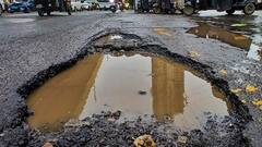 मुंबई की टूटी सड़कों को लेकर कांग्रेस का सरकार पर हमला, गड्ढों वाली सड़क का नाम रखा 'फडणवीस रोड'