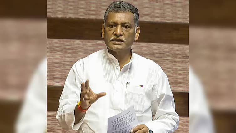Congress MP Akhilesh Singh Condemns Trump’s 0,000 H-1B Fee, Calls It Disrespect To Indians