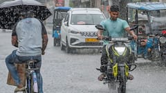 Weather Update : পুজো ভাসিয়ে দিতে তৈরি হচ্ছে নিম্নচাপ, বজ্রবিদ্যুৎসহ বৃষ্টি হতে পারে এই জেলাগুলিতে