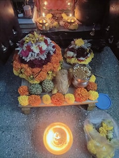 Batukamma 2025: చిరుజల్లుల్లోనూ మహిళల ఉత్సాహం.. భాగ్యనగర వీధుల్లో కన్నులపండువగా ఎంగిలిపూల బతుకమ్మ వేడుకలు!