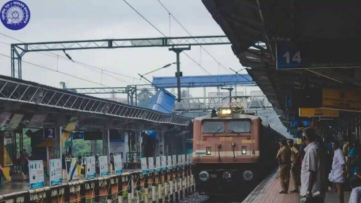 हालांकि ऐसे में यात्रियों को नुकसान न हो इसे लेकर रेलवे ने कुछ नियम बनाए हैं. जिनमें ट्रेन लेट होने पर यात्रियों को रिफंड दिया जाता है. हालांकि यह ट्रेन टिकट कैंसिल करने पर मिलता है. लेकिन देश की एक ट्रेन ऐसी भी है. जिसमें लेट होने पर यात्रियों को रेलवे पैसे देता है.